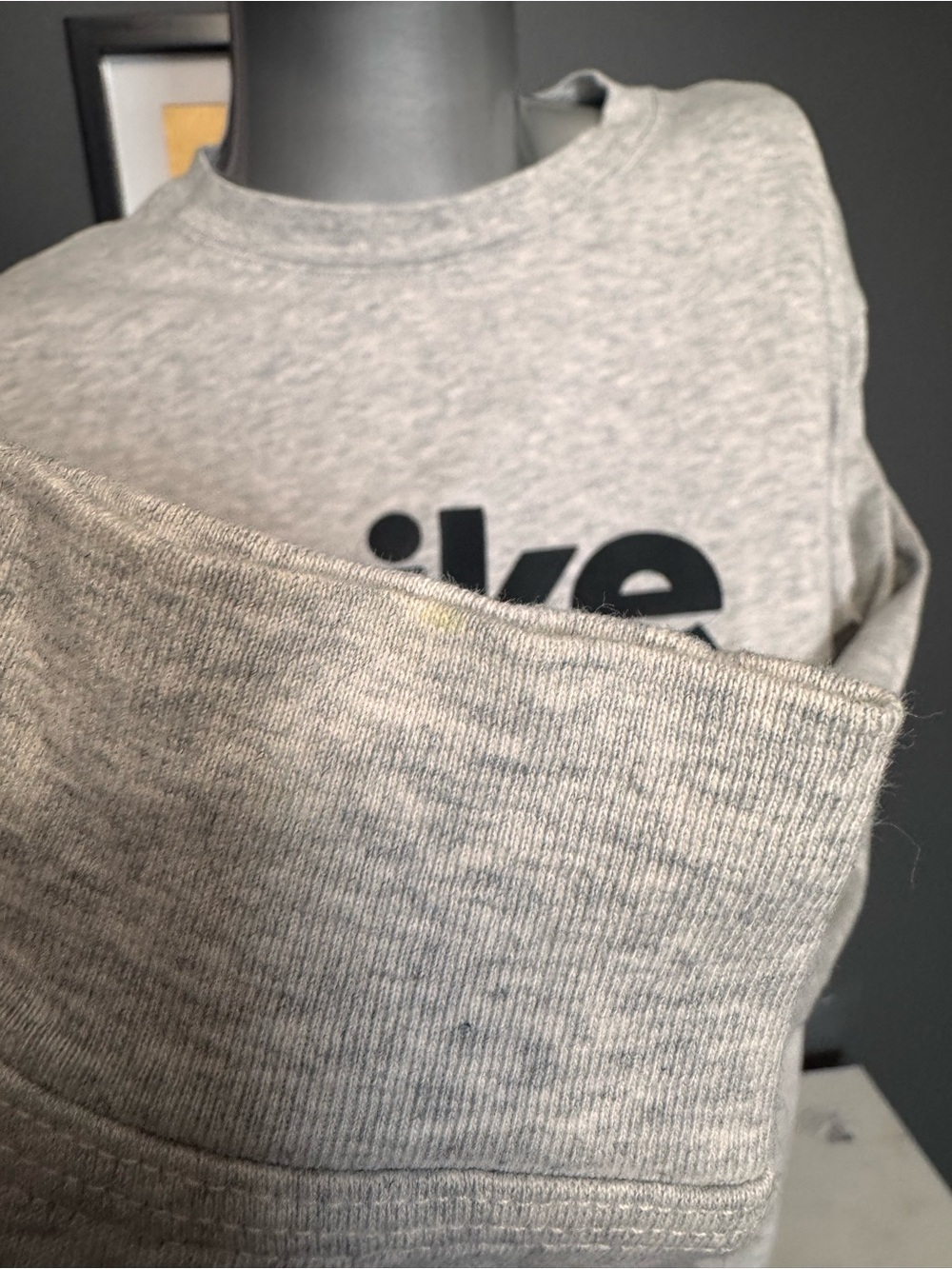 ❌SOLD❌ Nike Grey Long-sleeve Sweatshirt - Picture 3 of 6